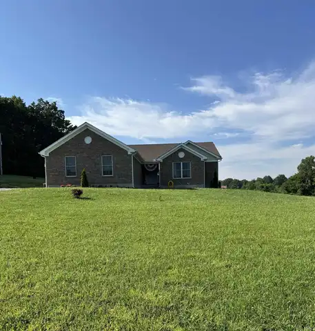 8488 E ASH Road, Bloomfield, IN 47424