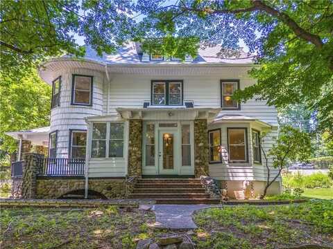 150 Douglas Road, Staten Island, NY 10304