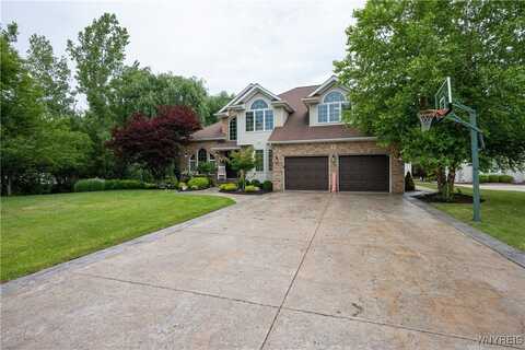 9 Rolling Woods Lane, West Seneca, NY 14224