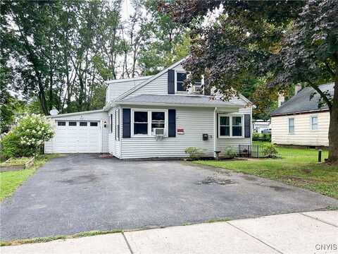 9 Curtis Avenue, Lysander, NY 13027