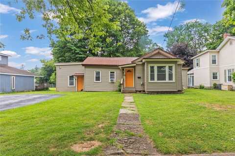 93 Catherine St, Lyons, NY 14489