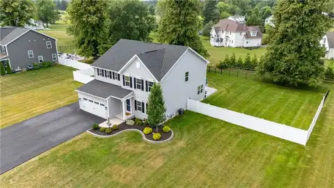 387 Anna Circle, Webster, NY 14580