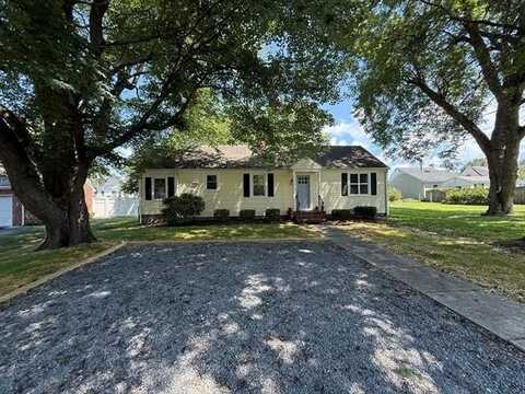 36 Roseneath Avenue, Kilmarnock, VA 22482