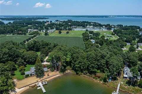 2 Harvey's Neck Road, Heathsville, VA 22473