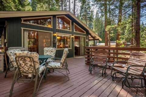 3293 Hoopa Circle, Dorrington, CA 95223