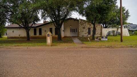 303 W North Street, Hebbronville, TX 78361