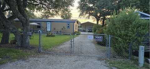 413 Donnie Drive, Rockport, TX 78382