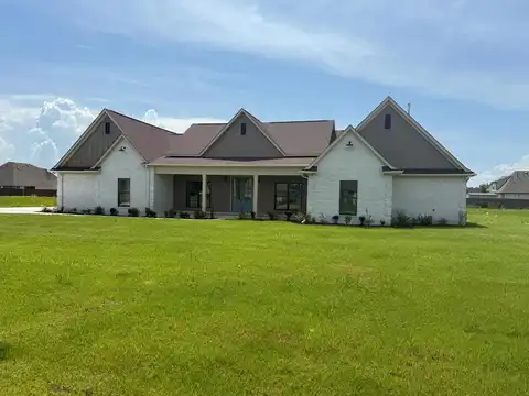614 N EAST LAKE DRIVE N, Marion, AR 72301