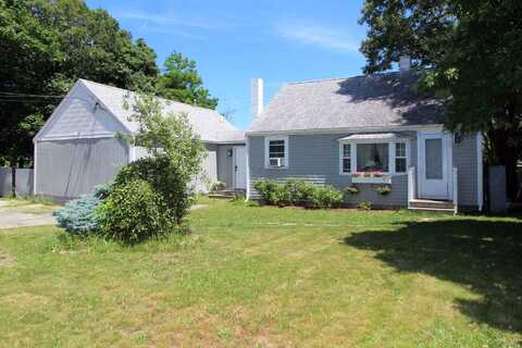 72 Grove Street, Hyannis, MA 02601