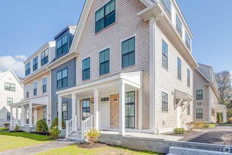 60 Pleasant Street, Hyannis, MA 02601