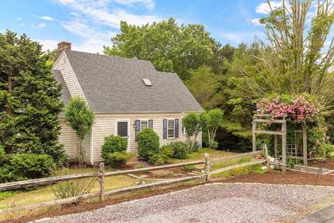 32 Purmackene Lane, Harwich Port, MA 02646