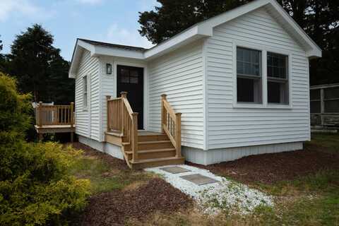 9 2nd Street, Bourne, MA 02532