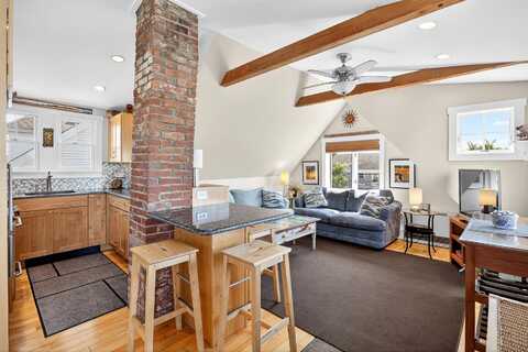 15 Montello Street, Provincetown, MA 02657