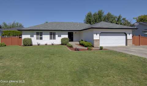8611 N MAPLE ST, Hayden, ID 83835