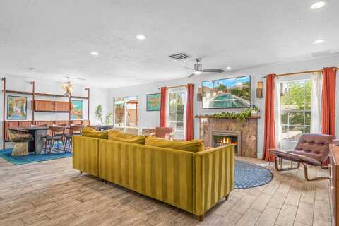 3863 E Calle San Antonio, Palm Springs, CA 92264