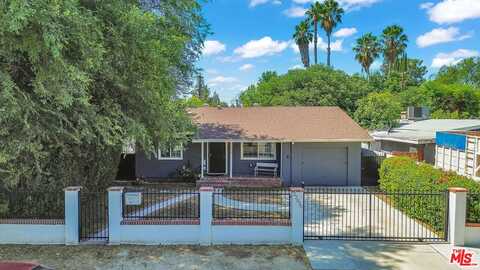 22030 Schoolcraft St, Canoga Park, CA 91303