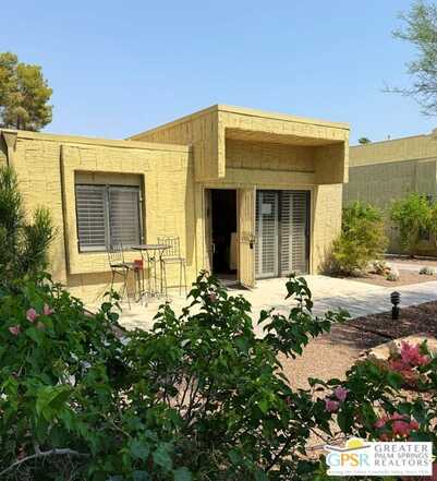 5304 Los Coyotes Dr, Palm Springs, CA 92264