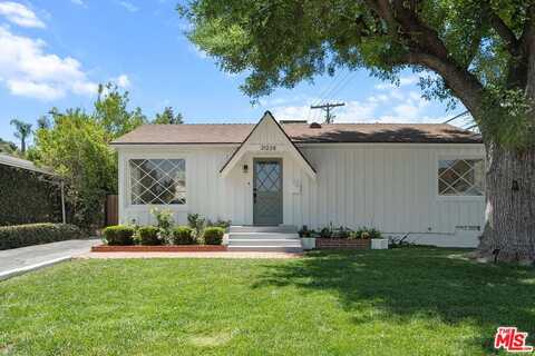 21228 Martinez St, Woodland Hills, CA 91364