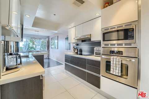 910 S HOLT AVE, LOS ANGELES, CA 90035
