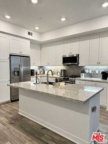 26976 Prospector Road, Valencia, CA 91381