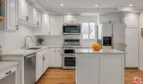 17219 Palisades Cir, Pacific Palisades, CA 90272
