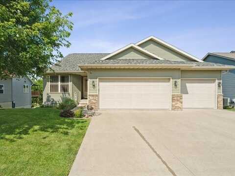 3508 Badger Drive SW, Cedar Rapids, IA 52404