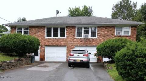 26 Quarry Drive, Colonie, NY 12205