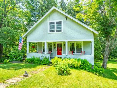 3063 NY Highway 43, Sand Lake, NY 12018