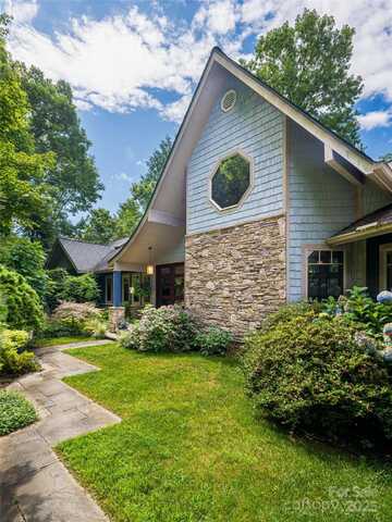935 Whites Lake Boulevard, Saluda, NC 28773
