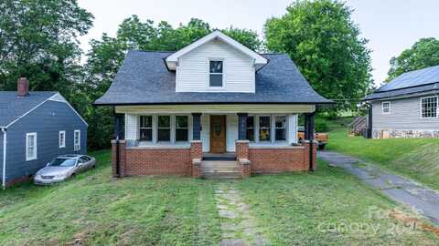 242 8th Avenue Drive SW, Hickory, NC 28602