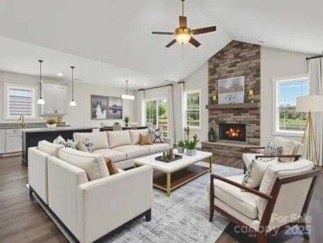 200 Leyland Circle, Hendersonville, NC 28792