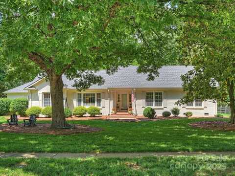 7022 Lancer Drive, Charlotte, NC 28226