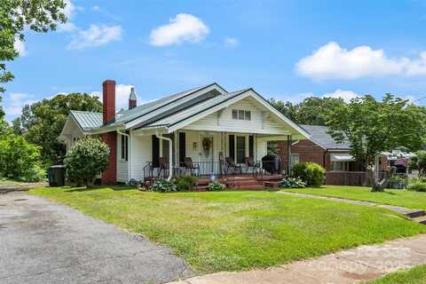 713 3RD Street SE, Hickory, NC 28602
