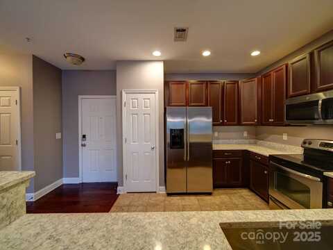 1000 E Woodlawn Road unit: 402, Charlotte, NC 28209