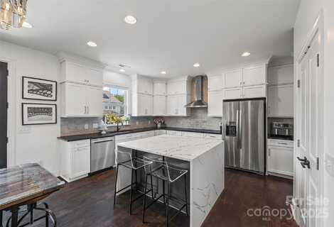 17622 Austins Creek Drive, Charlotte, NC 28278