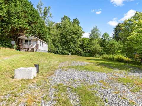 15 Country Ridge Drive, Leicester, NC 28748