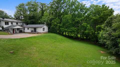 306 Forest Avenue, Franklin, NC 28734