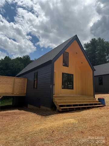 798 Country Club Drive, Waynesville, NC 28786