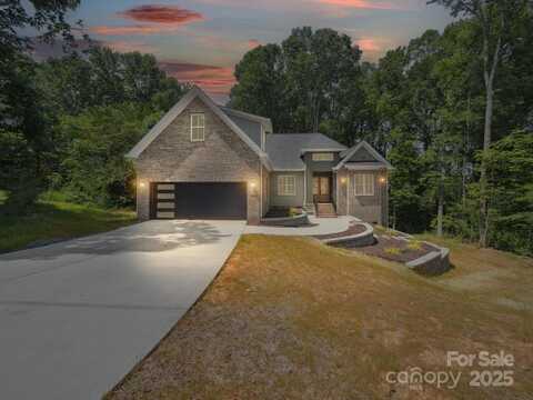 2108 Lakeview Circle, Matthews, NC 28105