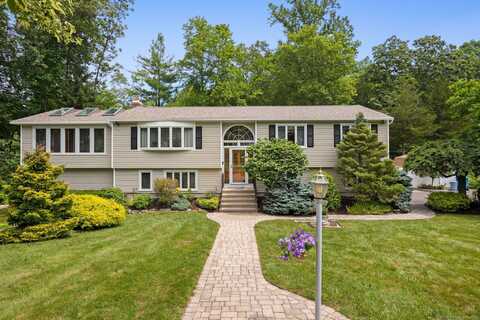 31 Astor Drive, Shelton, CT 06484