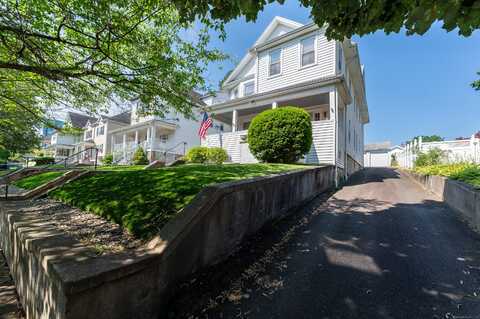 35 Hinckley Avenue, Stamford, CT 06902