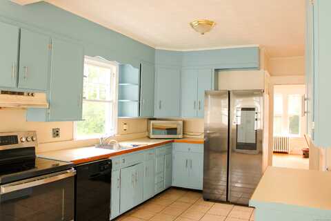 142 Connecticut Avenue, West Haven, CT 06516