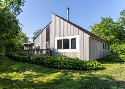 10 Yellow Green Road, Middletown, CT 06457