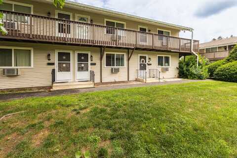 31 Bostwick Arms, New Milford, CT 06776