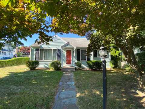 22 Menunketesuck Road, Westbrook, CT 06498