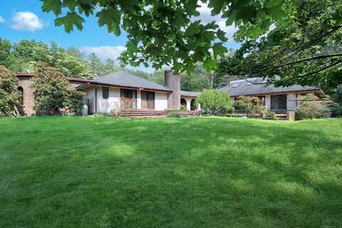 3853 Congress Street, Fairfield, CT 06824