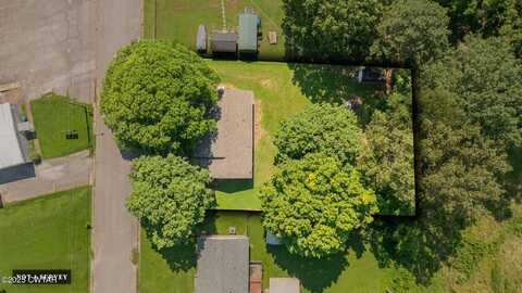 301 Belle Deere Drive, Trenton, TN 38382