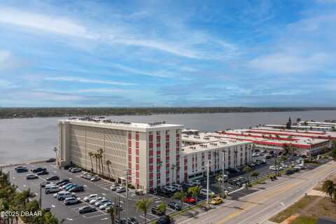 2711 N Halifax Avenue, Daytona Beach, FL 32118