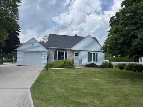 305 Lakeview Dr, Algoma, WI 54201