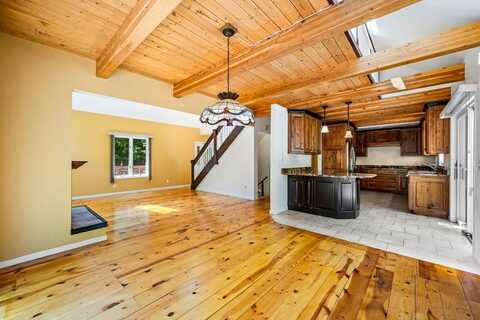 6880 Spring Ln, Egg Harbor, WI 54209